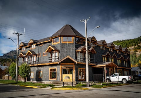 Property building, Day, Street view
