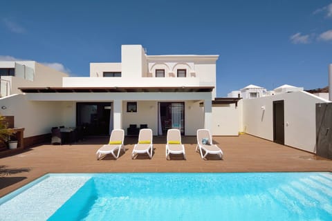 Property building, Pool view, Swimming pool, Swimming pool