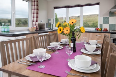 Natural landscape, Coffee/tea facilities, View (from property/room), Kitchen or kitchenette, Dining area