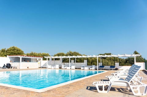 Pool view, Sea view, Sea view, Swimming pool, sunbed