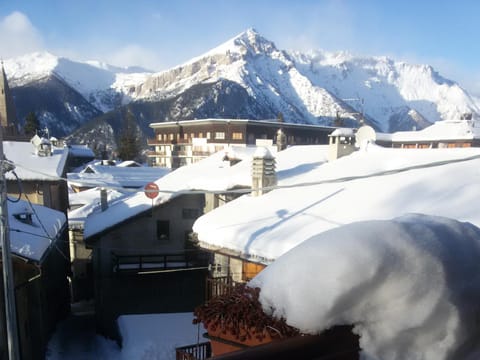 Sauze d'Oulx ciabot la garitüla with garden - wifi- close to the chairlift Apartment in Sauze d'Oulx