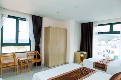 Bed, View (from property/room), Balcony/Terrace, Living room, Photo of the whole room, Seating area, Dining area, Beach, Beach, Bedroom, Sea view, Sea view, wardrobe