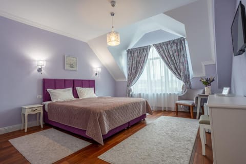Bed, View (from property/room), Photo of the whole room, Bedroom