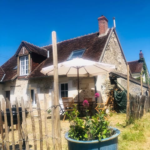 Property building, Patio, Facade/entrance