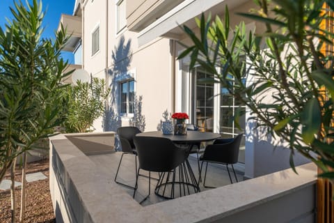 Property building, Balcony/Terrace