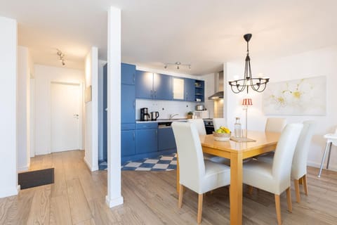 Hafen 13 Hafenblick 3 Apartment in Laboe