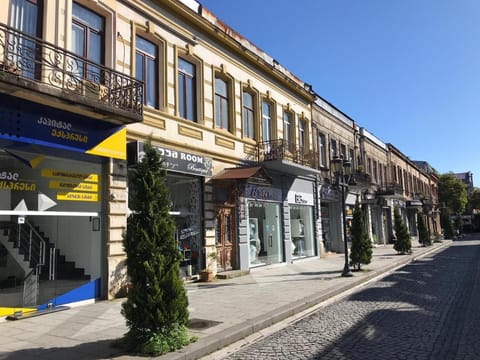Property building, Facade/entrance, Neighbourhood, Supermarket/grocery shop, Shopping Area