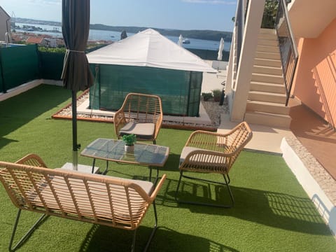 Garden, Seating area