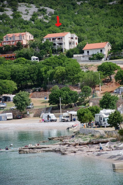 Neighbourhood, Beach