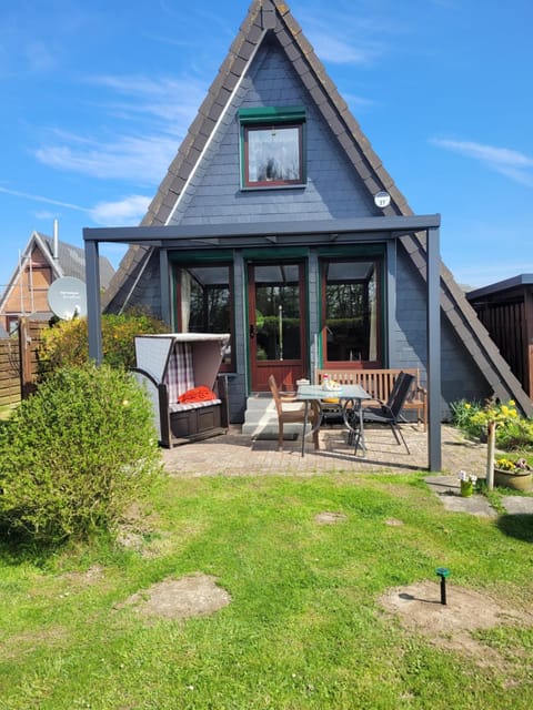 Property building, Patio, Garden