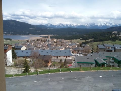 City view, Lake view, Lake view, Mountain view