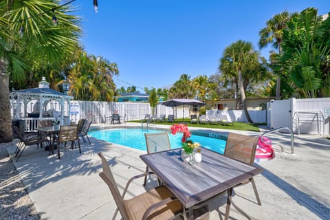 Property building, Swimming pool
