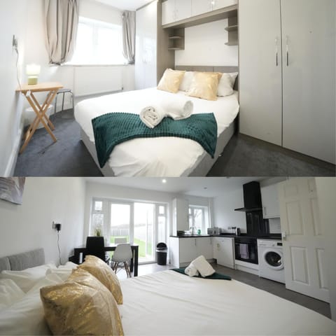 Bed, TV and multimedia, Kitchen or kitchenette, Photo of the whole room