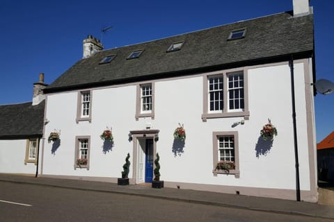 Thornhill House - Historic 5 Bedroom 5 Ensuite Villa in Scotland