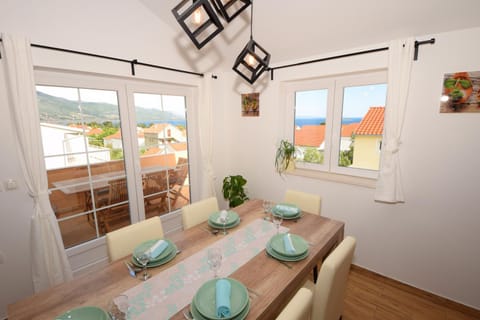 Dining area, City view, Sea view