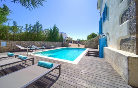 Day, Pool view, Swimming pool, sunbed