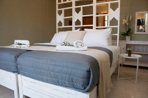 Bed, Decorative detail, Decorative detail, Bedroom