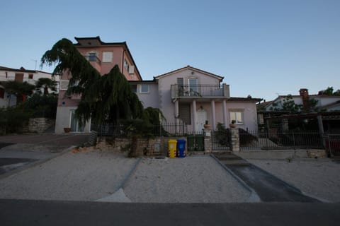 Property building, Street view