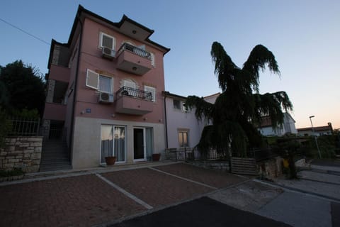 Property building, Street view