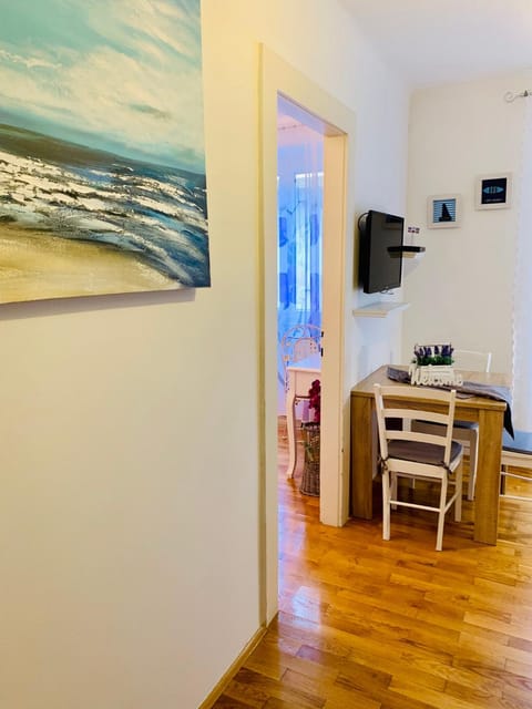 TV and multimedia, Dining area