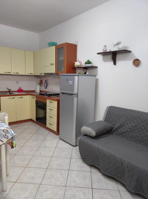 Kitchen or kitchenette, Living room, Dining area, oven, stove