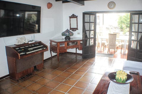 Habitaciones Doña Cris Bed and Breakfast in Puerto del Carmen