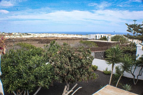 Habitaciones Doña Cris Bed and Breakfast in Puerto del Carmen