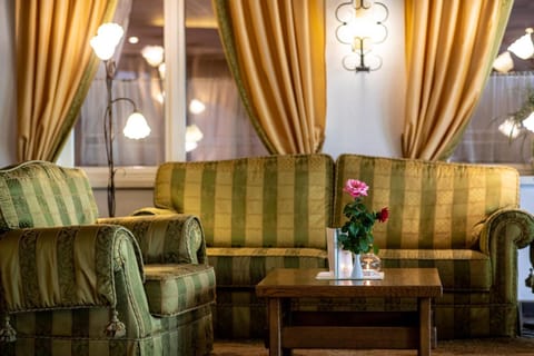 Lobby or reception, Decorative detail