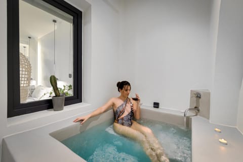 George & Joanna Suites Santorini Apartment in Thera