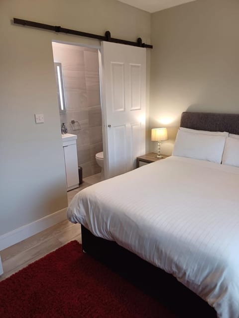 Bed, Bathroom, Bedroom