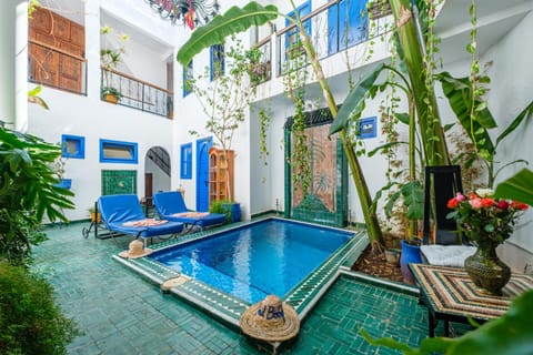 Pool view, Swimming pool, sunbed
