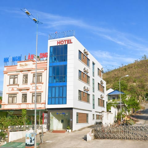 Property building, Day