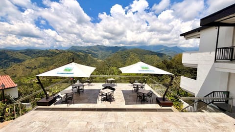 View (from property/room), Landmark view, Mountain view, River view