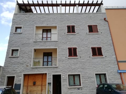 Property building, Facade/entrance