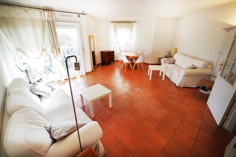 Communal lounge/ TV room, Lounge or bar