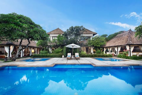 Property building, Pool view, Swimming pool