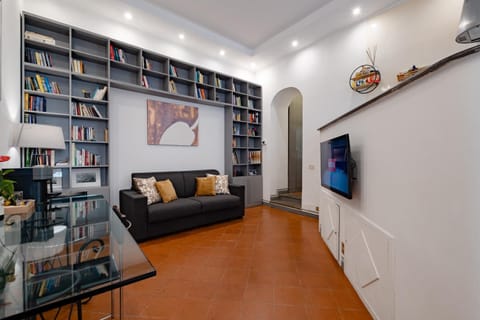 Library, TV and multimedia, Living room, Seating area