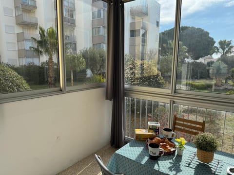 Patio, View (from property/room), Balcony/Terrace, Food and drinks, Dining area, Food, Breakfast, Lunch, Drinks