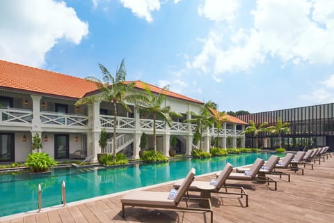 Property building, Swimming pool