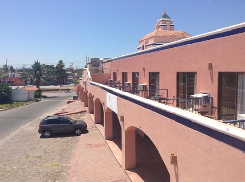 Property building, Day
