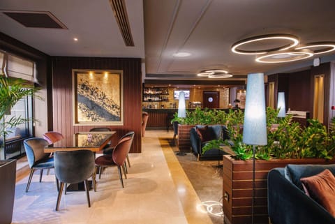 Lounge or bar