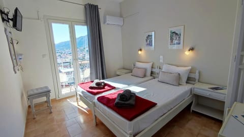 Bed, Photo of the whole room, Bedroom, air conditioner