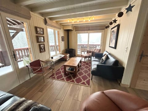 Chalet Le Renard Du Lac Chalet in Les Gets