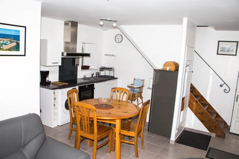 Dining area, Communal kitchen