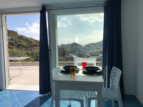 Sea view, Street view