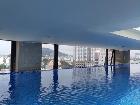Swimming pool, Swimming pool