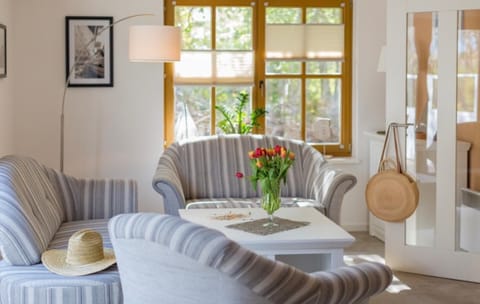 Doppelhaus am Deich 11 House in Wustrow