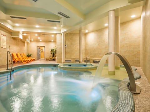 Swimming pool, Swimming pool