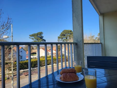 Appartement rustique proche plage et base nautique, stationnement inclus - FR-1-364-79 Apartment in Saint-Nazaire