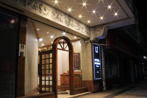 Facade/entrance